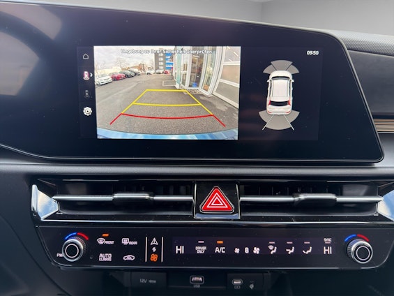 Vehicle image 10 Vehicle image 10