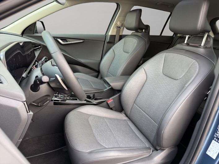 Vehicle image KIA NIRO