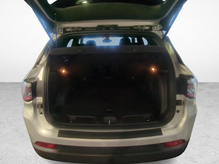 Vehicle image JEEP COMPASS