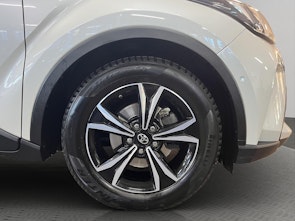 Vehicle image TOYOTA C-HR 2.0 VVTi HSD Trend