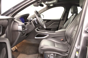 Fahrzeugbild JAGUAR F-Pace 2.0 D 240 CF Swiss Edition AWD