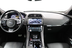 Fahrzeugbild JAGUAR F-Pace 2.0 D 240 CF Swiss Edition AWD