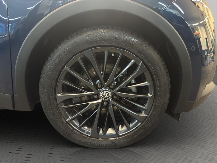 Vehicle image TOYOTA C-HR