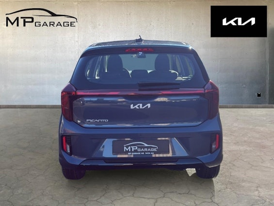 Vehicle image 4 Vehicle image 4