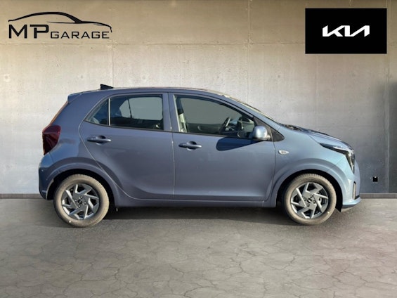 Vehicle image 3 Vehicle image 3