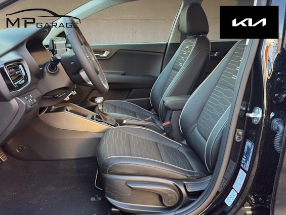 Vehicle image 13 Vehicle image 13