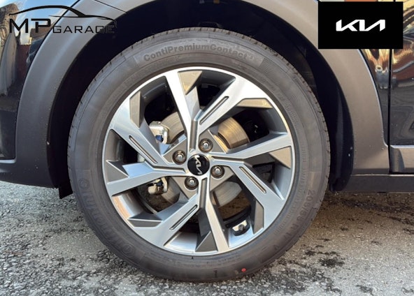 Vehicle image 15 Vehicle image 15