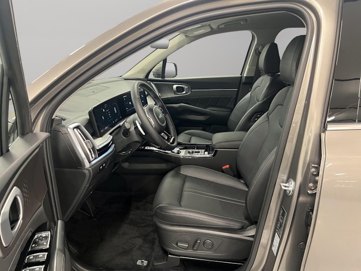 Vehicle image KIA SORENTO