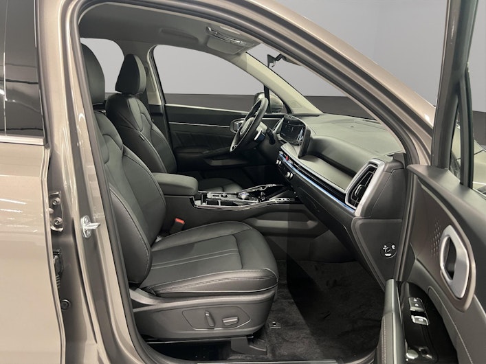 Vehicle image KIA SORENTO