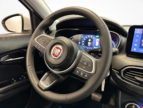 https://vehicle.imgix.net/4107180/d51293bf-9b6a-4963-89c5-a39a676a5643.jpg