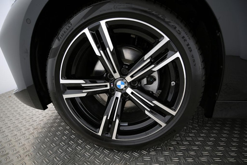 Vehicle image BMW 3 SERIES