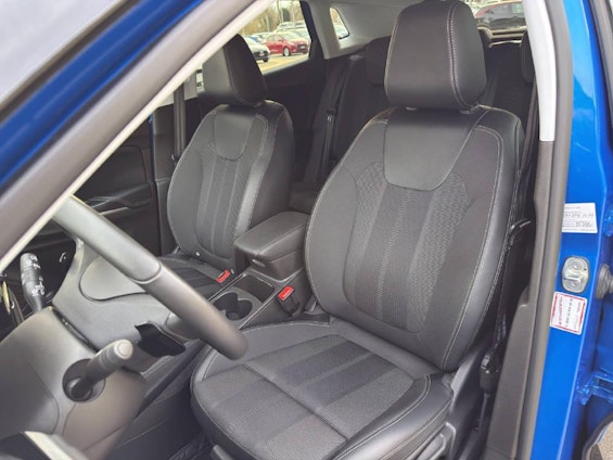 Vehicle image 9 Vehicle image 9