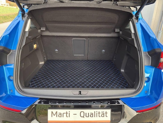 Vehicle image 10 Vehicle image 10