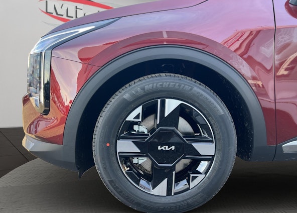 Vehicle image 18 Vehicle image 18