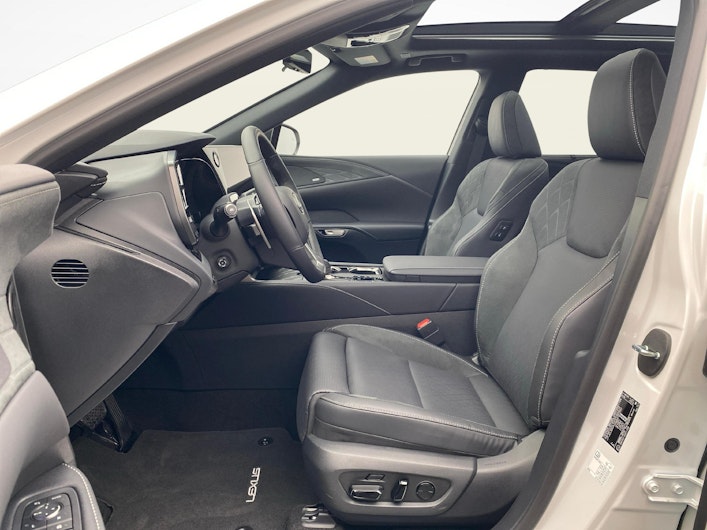 Vehicle image LEXUS RX