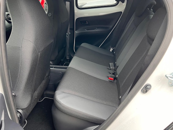 Vehicle image 10 Vehicle image 10