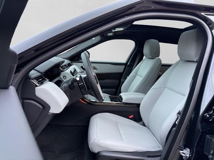 Vehicle image LAND ROVER RANGE ROVER VELAR