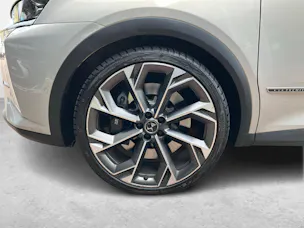 DS Automobiles 7 1.6 E-Tense La Première 4x4