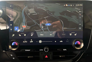 https://vehicle.imgix.net/4107359/6cefb17d-66d5-42d8-92f7-0d5a2dfa5e92.jpg