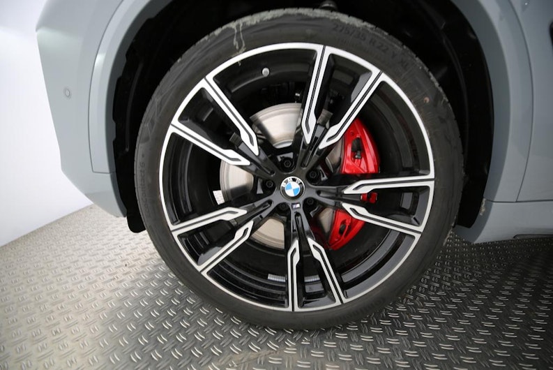 Vehicle image BMW X5
