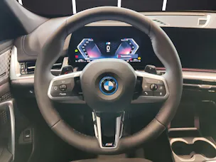 BMW X1 25e xDrive paddles