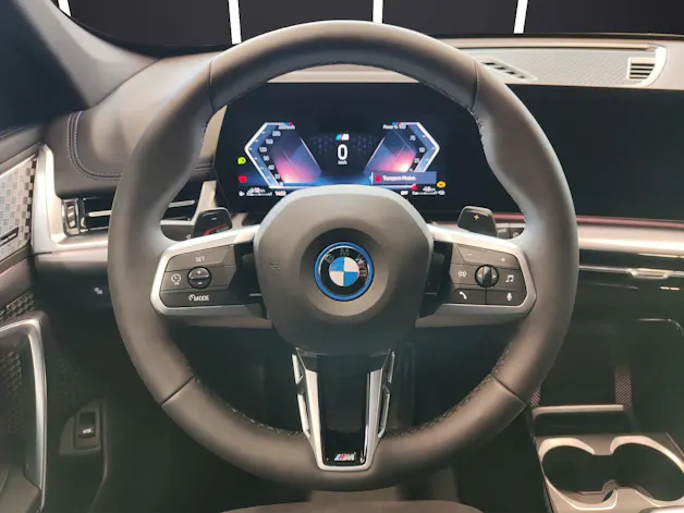 BMW X1 25e xDrive paddles