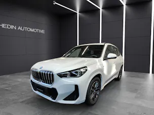 BMW X1 25e xDrive paddles
