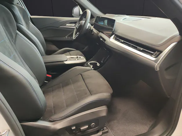 BMW X1 25e xDrive paddles