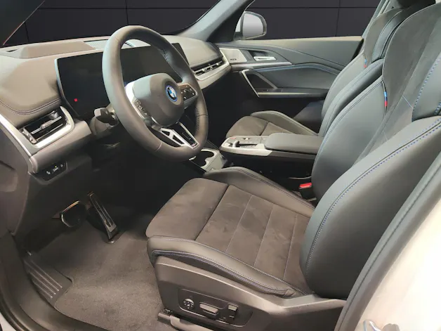 BMW X1 25e xDrive paddles