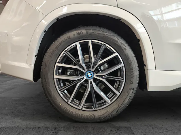BMW X1 25e xDrive paddles