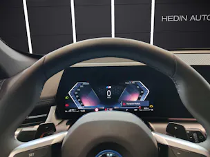 BMW X1 25e xDrive paddles