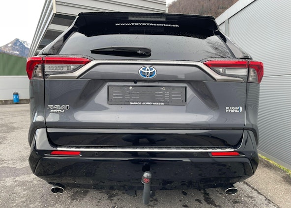 Vehicle image 4 Vehicle image 4