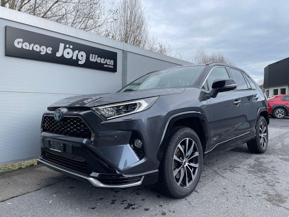 First vehicle image First vehicle image