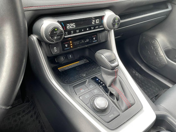 Vehicle image 13 Vehicle image 13