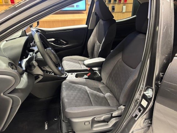 Vehicle image 10 Vehicle image 10