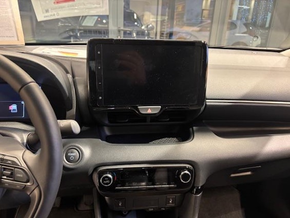 Vehicle image 13 Vehicle image 13