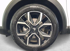 https://vehicle.imgix.net/4107421/04d4bb70-332d-48de-a5da-b4d1295dc719.jpg