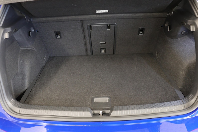 Vehicle image VW GOLF