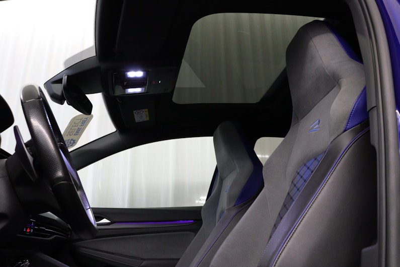 Vehicle image VW GOLF