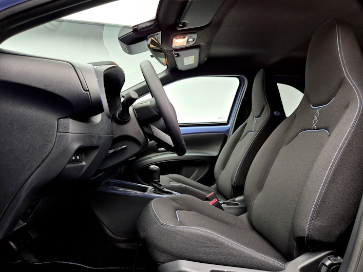 Vehicle image TOYOTA AYGO X