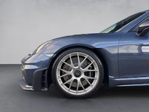 Porsche 718 Cayman GT4 RS