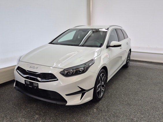 First vehicle image First vehicle image