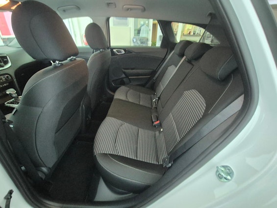 Vehicle image 10 Vehicle image 10