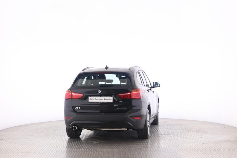 Vehicle image BMW X1