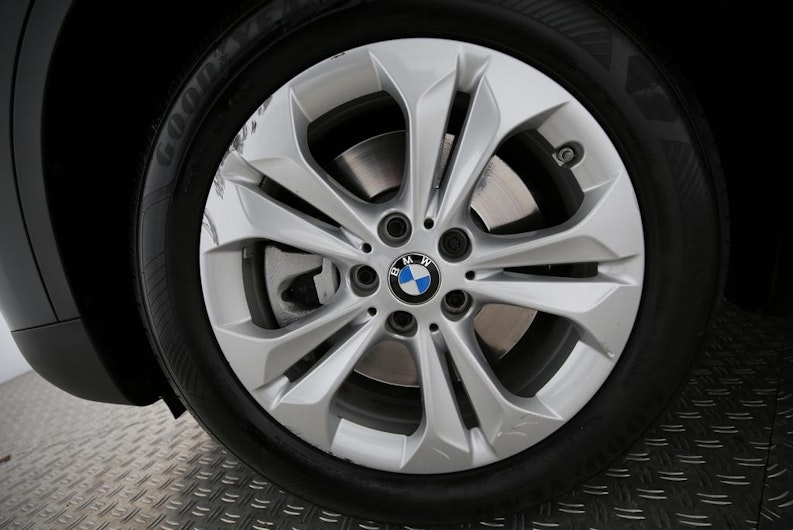 Vehicle image BMW X1