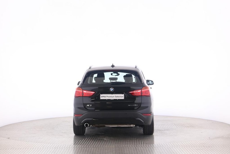 Vehicle image BMW X1