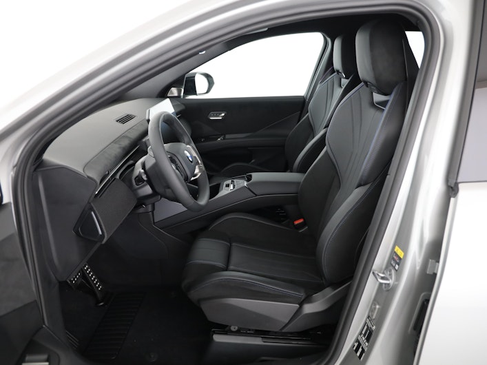 immagine del veicolo BMW iX3