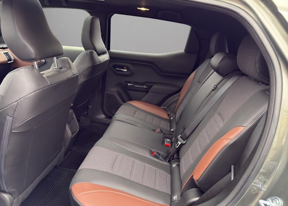 Vehicle image 5 Vehicle image 5