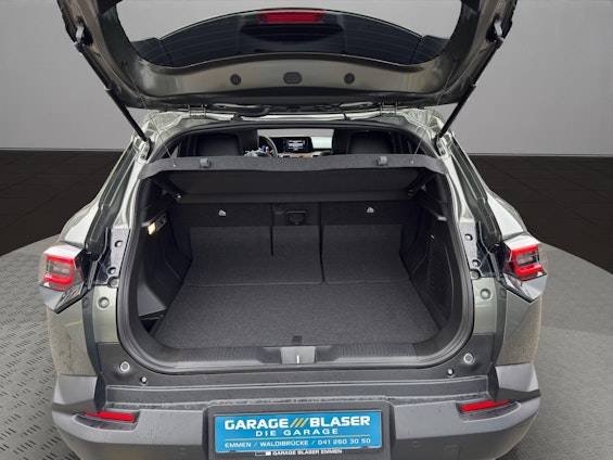 Vehicle image 8 Vehicle image 8