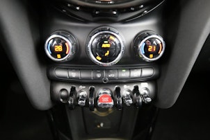 Vehicle image MINI Mini F55 1.5i Cooper